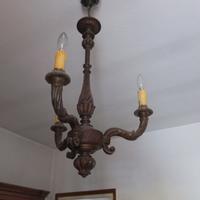Lampadario in legno intagliato a mano