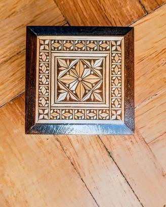 Scatolina legno intarsiata vintage Russia  
