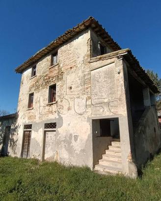 Rustico / Casale di 225 m² con più di 5 locali a C