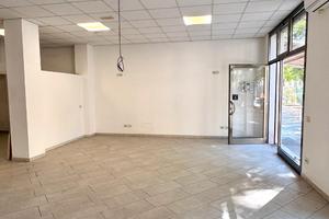 Locale commerciale ristrutturato