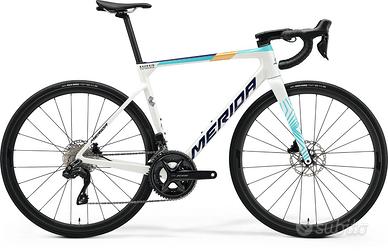 Bici corsa Carbon MERIDA SCULTURA 6000 105 Di2 12v