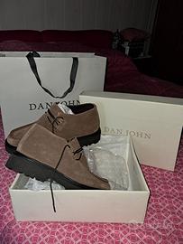 scarpe uomo nr.41 " Dan John". Nuove. 