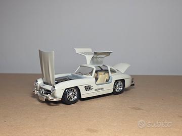 Modellino Mercedes-Benz 1/24