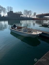 Barca Boston whaler