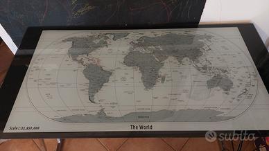 Scrivania con ripiano in vetro