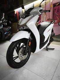 Honda SH 125 I.E . SPORT ABS