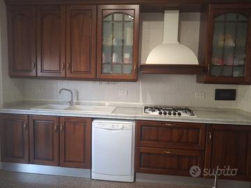 Cucina in legno massello