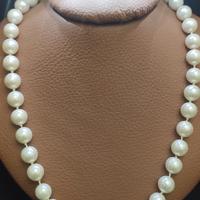 collana firmata con perle con chiusura in argento 