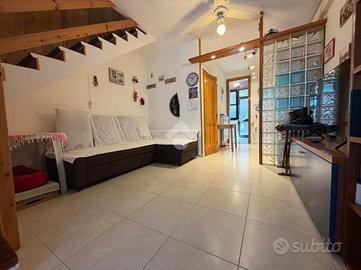 3 LOCALI A COMACCHIO