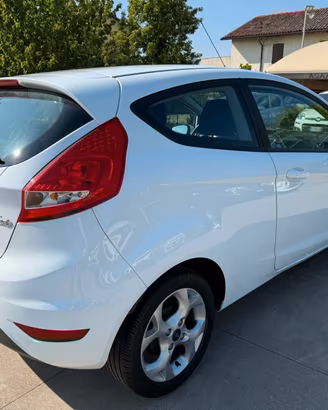 Ford Fiesta 1.2 benz 107.000 KM