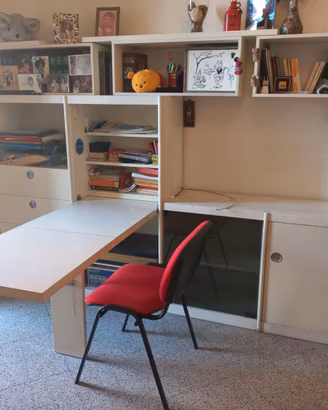 libreria in legno laccata bianca