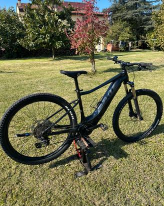 E bike giant 2022  29”