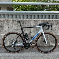 Basso Astra Force axs