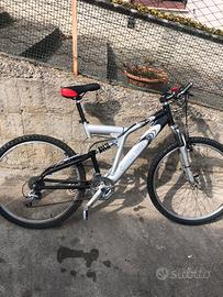 Mountain bike  marca Luciano pezzi biammortizza