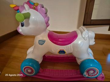 Unicorno Clementoni a dondolo bilingue