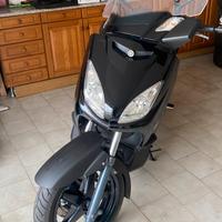 Scooter Xmax 250