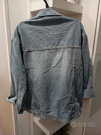 giubbotto in jeans con perline e strass