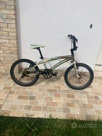 bmx con cerchi da 20