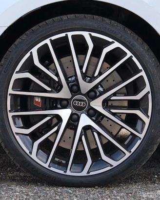 Set cerchi e gomme Audi s3 2025 originali