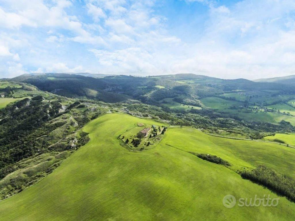 Rustico / Casale di 560 m² con più di 5 locali e b - Vista 4