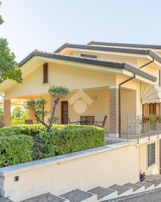 VILLA SINGOLA A FROSINONE