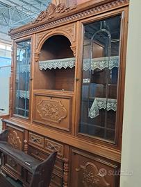 credenza con vetrina