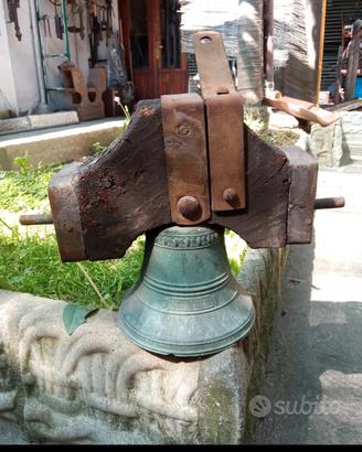 Campana bronzo.