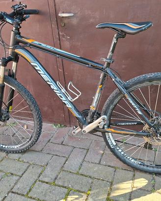 MOUNTAIN BIKE