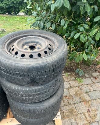 Gomme auto con cervhi per Toyota auris
