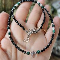 Collana in Spinello nero e Malachite