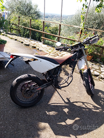 Leggere bene, moto 125 rr 4 tempi beta motard
