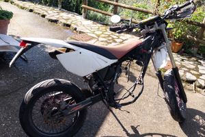 Leggere bene, moto 125 rr 4 tempi beta motard