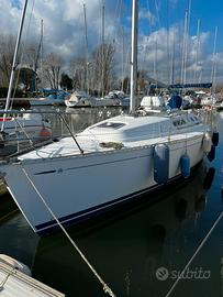 Barca a vela cabinata