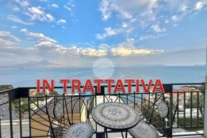 4 LOCALI A NAPOLI