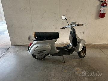 Vespa 50 R 1973 grigio