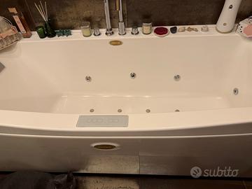 Vasca idromassaggio iacuzzi