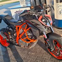 KTM 1290  SUPERDUKE R 