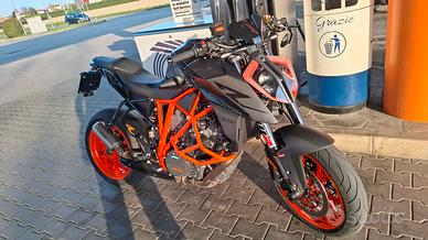 KTM 1290  SUPERDUKE R 