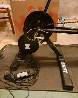 Rullo smart Zwift One , con Zwift play