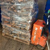 Legna da ardere su bancali secca