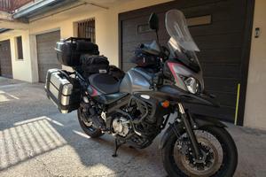 Suzuki V-Strom 650 + tris valigie + 2 borse