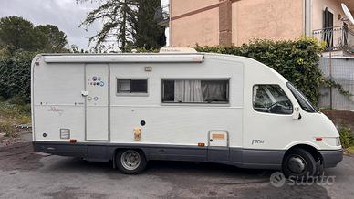 Camper motorhome, super accessoriato