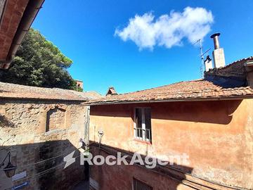 APPARTAMENTO CENTRO STORICO DA RISTRUTTURARE