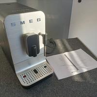 Macchina caffè in grani automatica Smeg