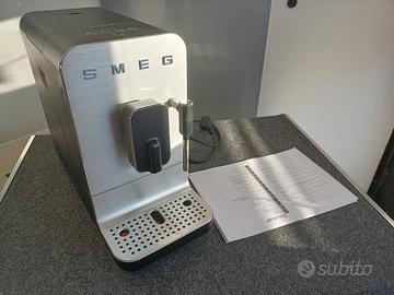 Macchina caffè in grani automatica Smeg