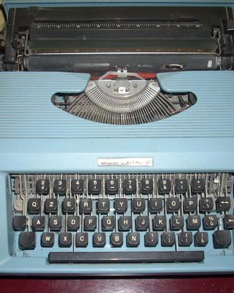Macchina da scrivere Antares Compact 81