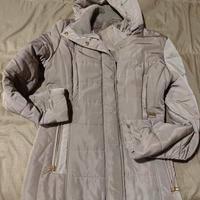 Giubbotto imbottito beige con cappuccio 