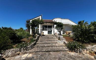 Villa a Corigliano d'Otranto 9 locali