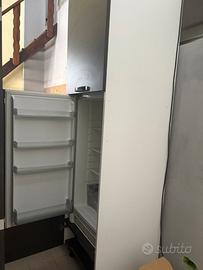 Frigorifero incassato con congelatore