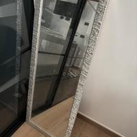 Specchio su cornice argento
